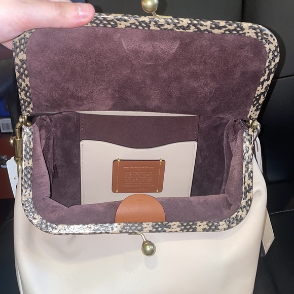 Coach Rider 24 - Picture 8 of 13